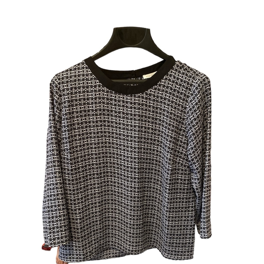 Violet & Claire Woman’s Blouse size Medium